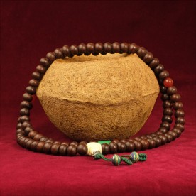 Mala aus Bodhi Samen (12.5-13mm) und Edelstein