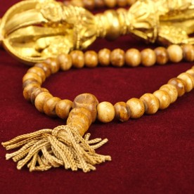 Buddhistische Gebetskette Mala aus Yak-Knochen-Perlen (8mm)
