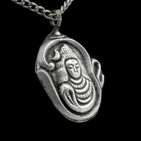 Finely crafted Tibetan Gau made of 925 sterling silver
